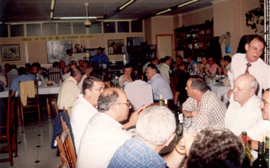 54 - En el restaurante Oasis - 2002